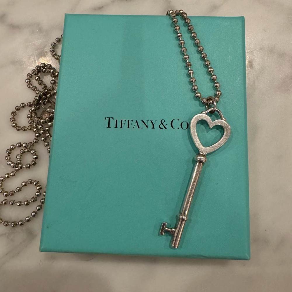 Tiffany Co Silver Large Heart Key Necklace Pendant Charm 30” Beaded Chain